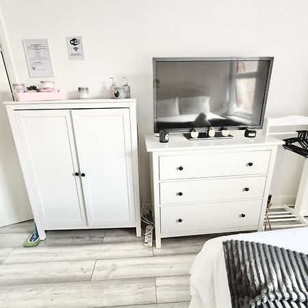 Apartament Next Westfield Mall Лондон Екстериор снимка