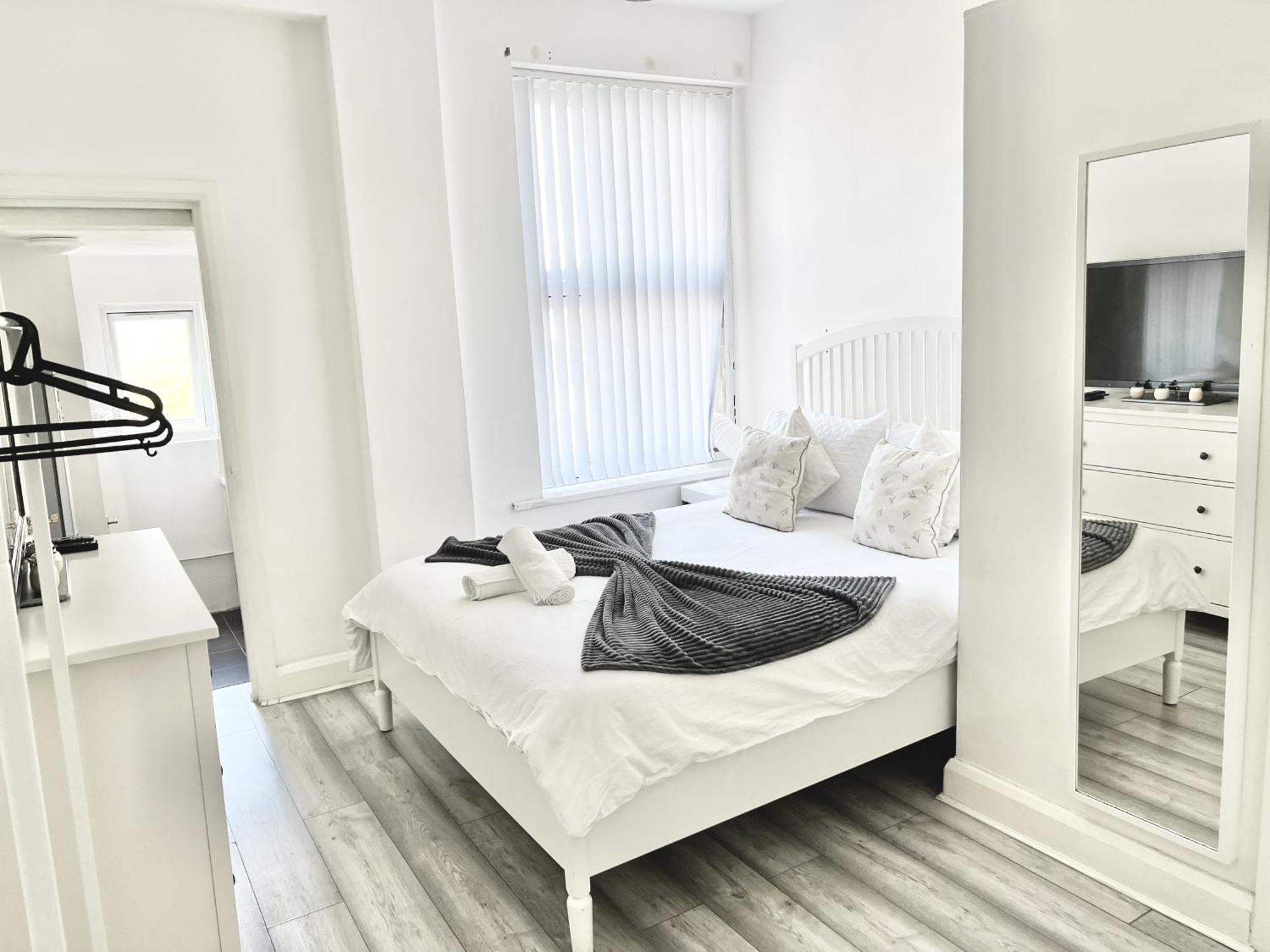 Apartament Next Westfield Mall Лондон Екстериор снимка