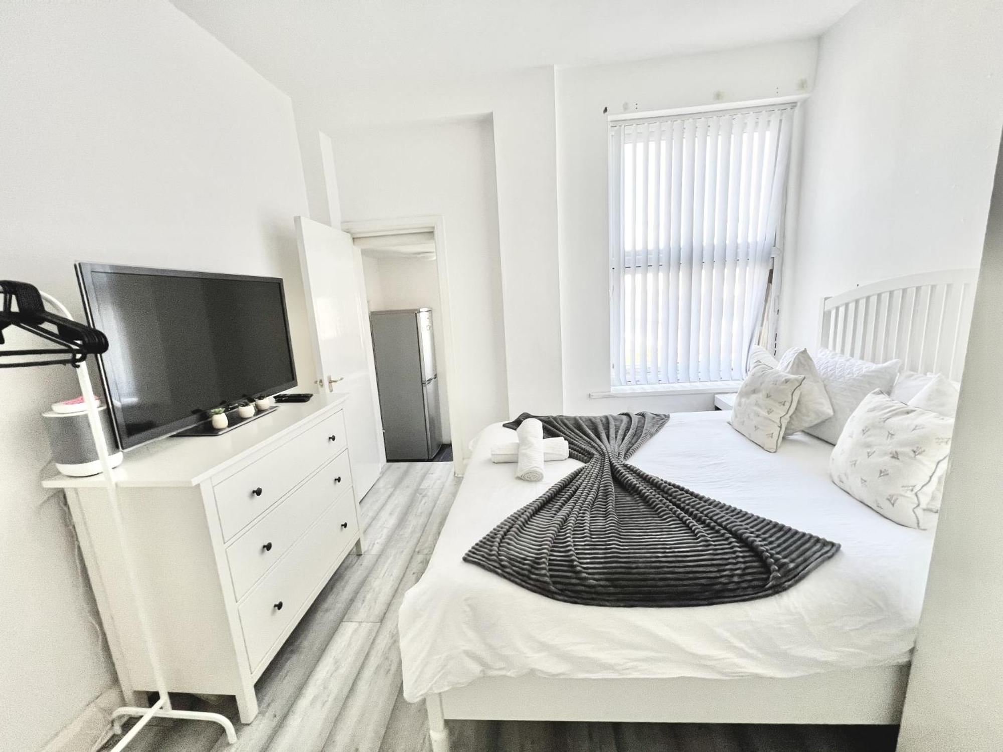 Apartament Next Westfield Mall Лондон Екстериор снимка