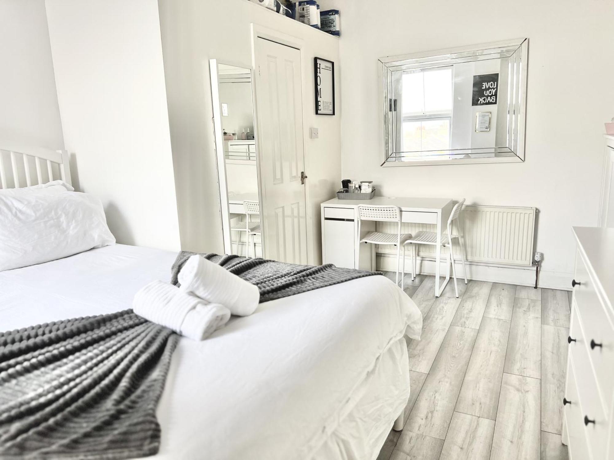 Apartament Next Westfield Mall Лондон Екстериор снимка