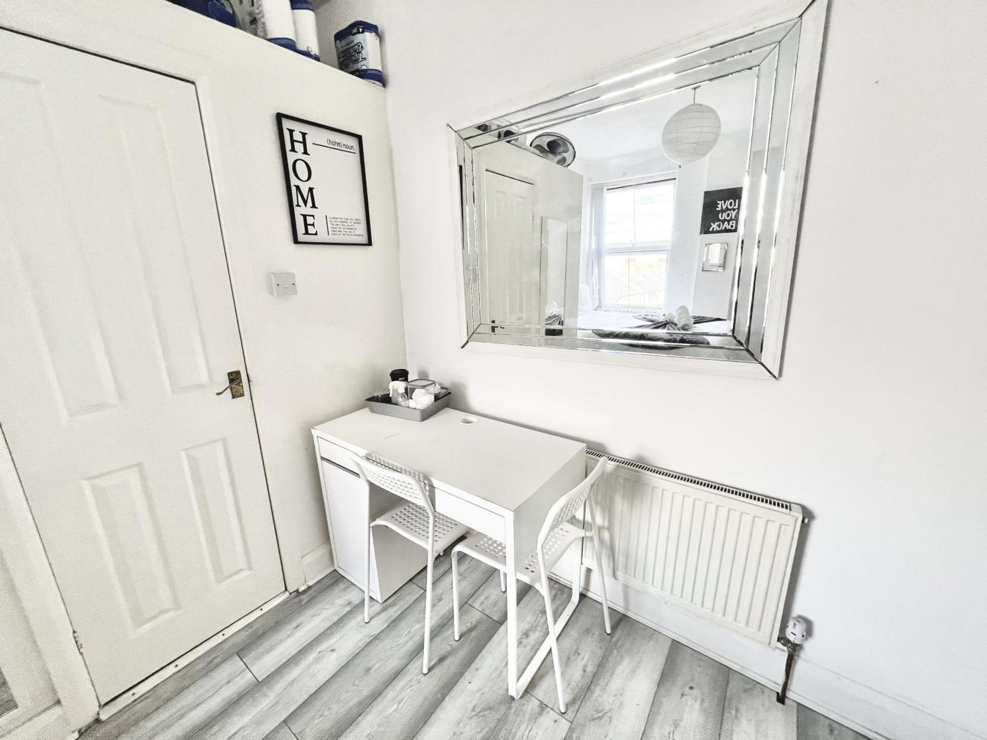 Apartament Next Westfield Mall Лондон Екстериор снимка