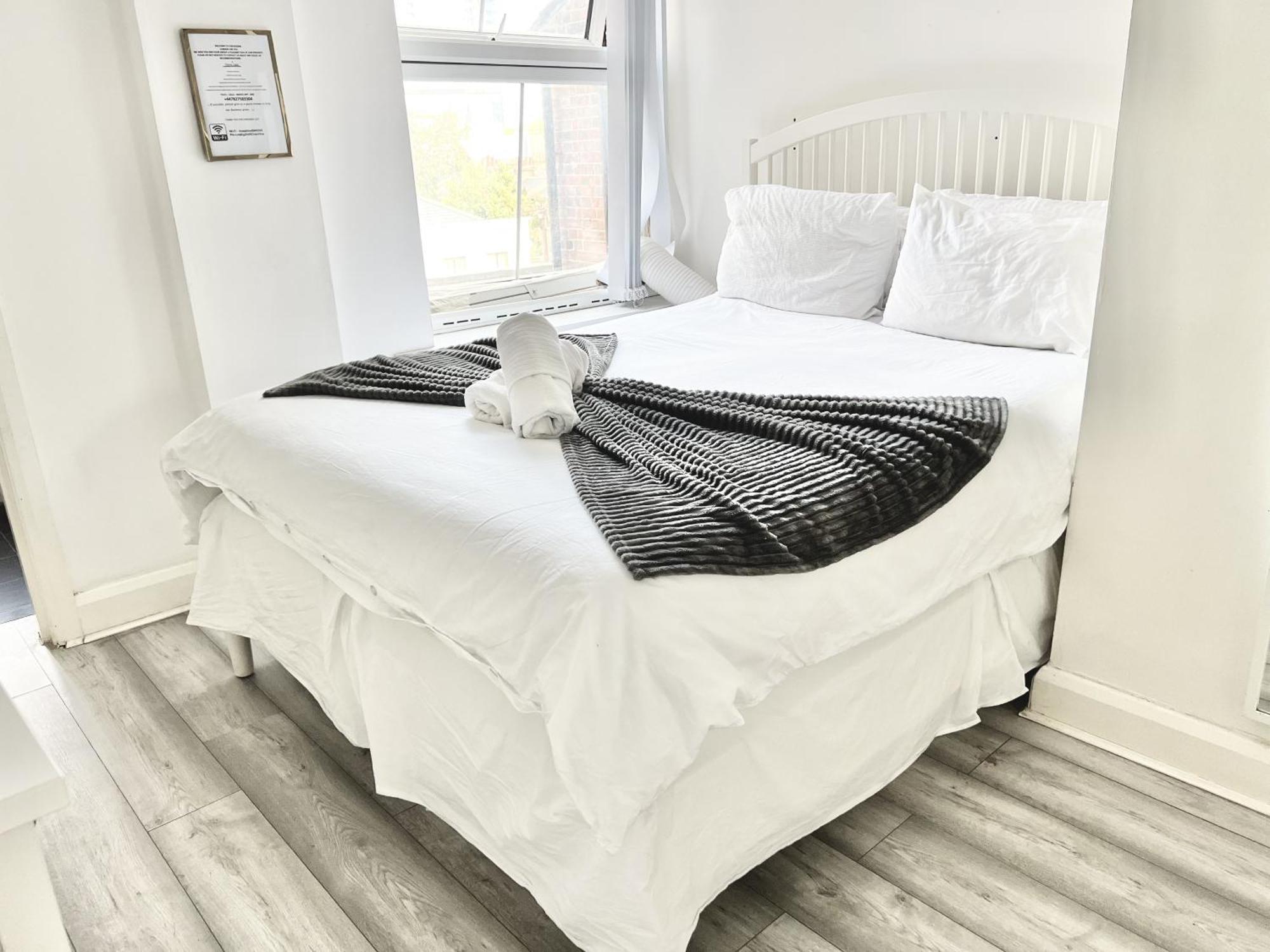 Apartament Next Westfield Mall Лондон Екстериор снимка