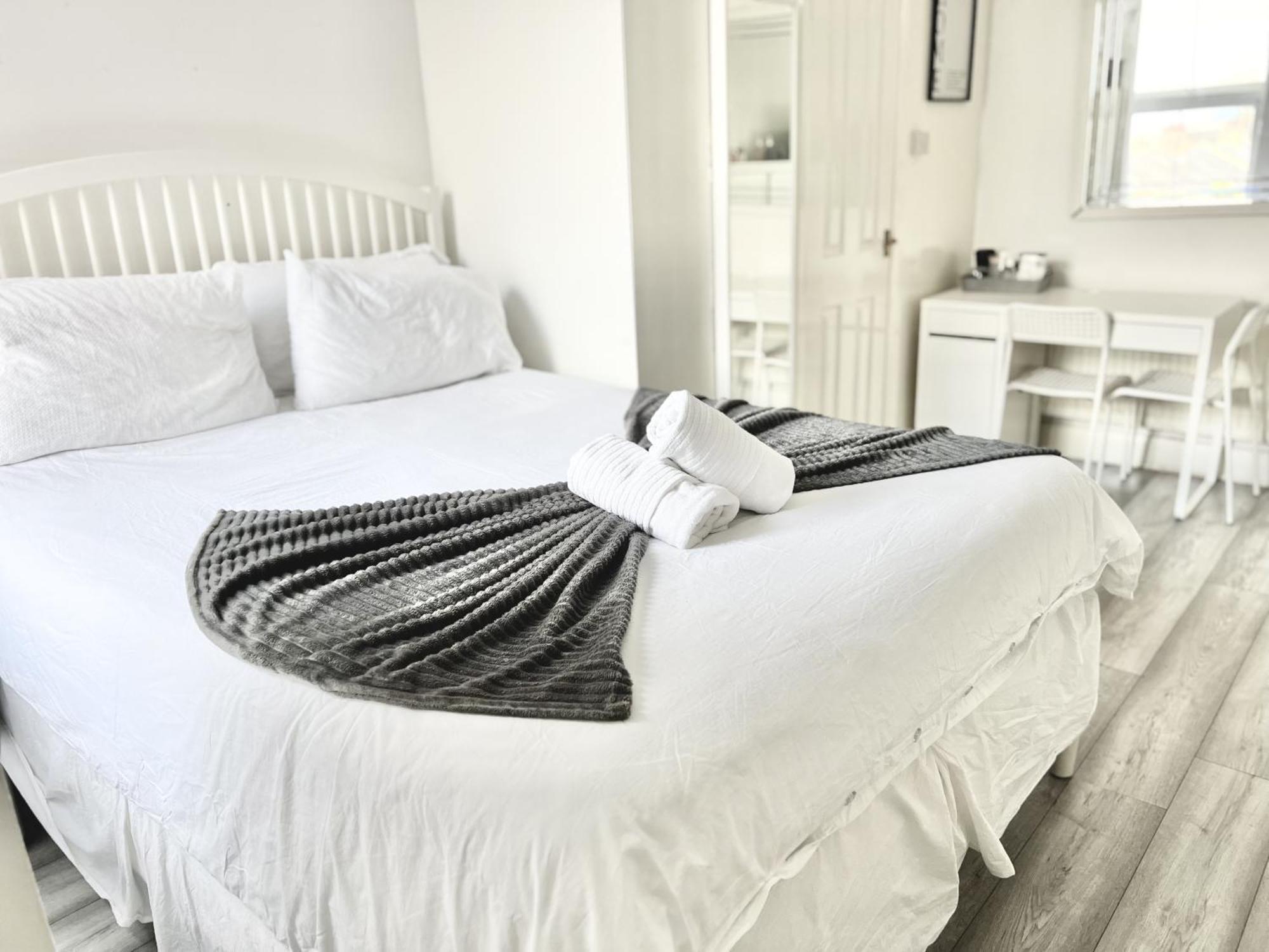 Apartament Next Westfield Mall Лондон Екстериор снимка